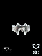 Load image into Gallery viewer, FANGS RING
